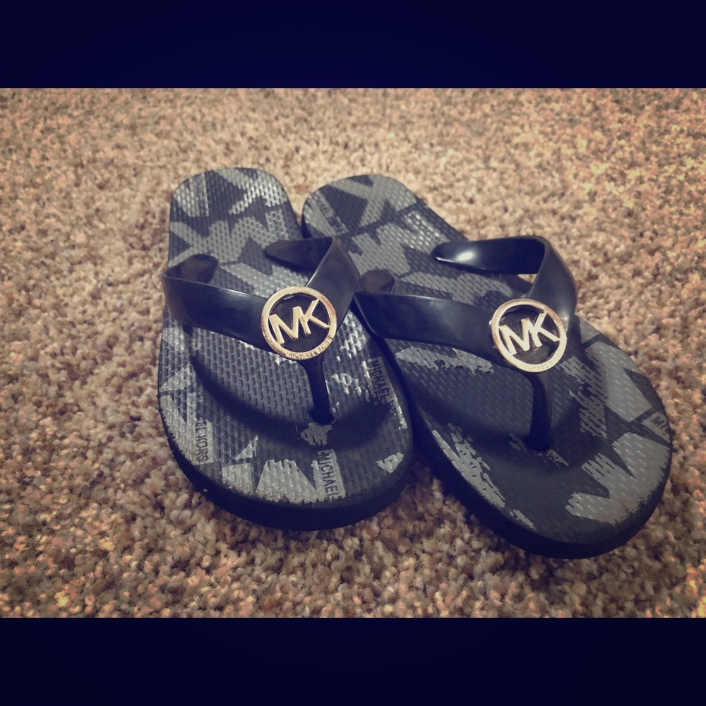Micheal Kors flip flops